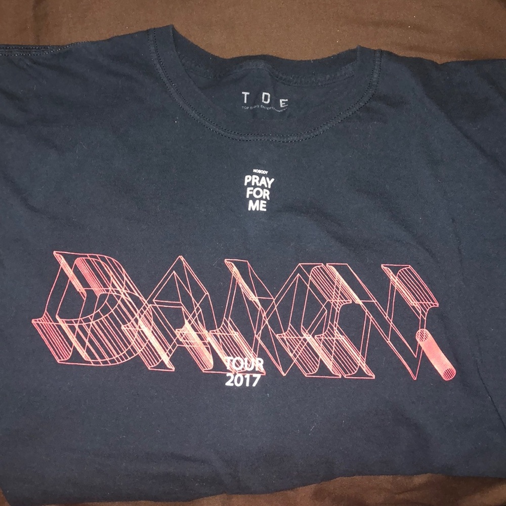 2017 DAMN tour merch